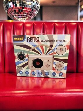 Moxi NWT Retro Bluetooth Wireless Speaker Vintage Radio Style Butter Cream